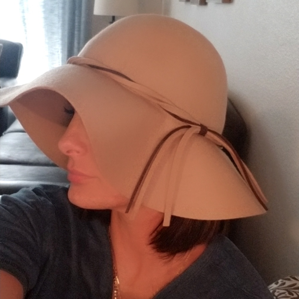 NEW Floppy hat from Bloomingdales